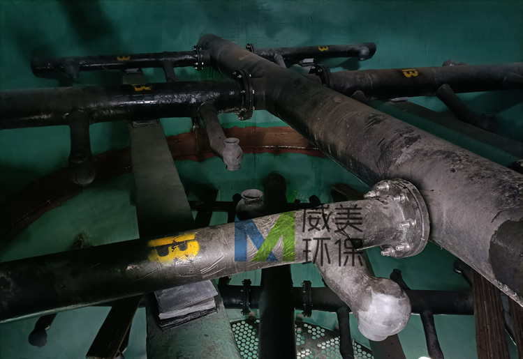 湖北磷化工脫硫塔噴淋層現(xiàn)場(chǎng)施工圖二